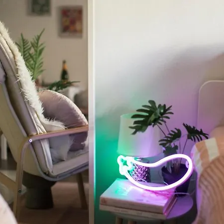 Urban Corvin - Ac & Metro Access